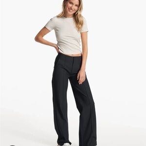 Vuori Pose Fitted Tee - Suede - Size M